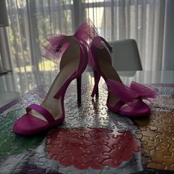 Elegant Pink Heels With Bow 