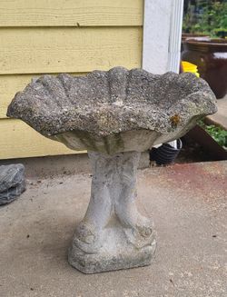 Beautiful 2 Piece Concrete Birdbath