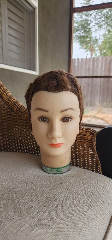 Mannequin Head