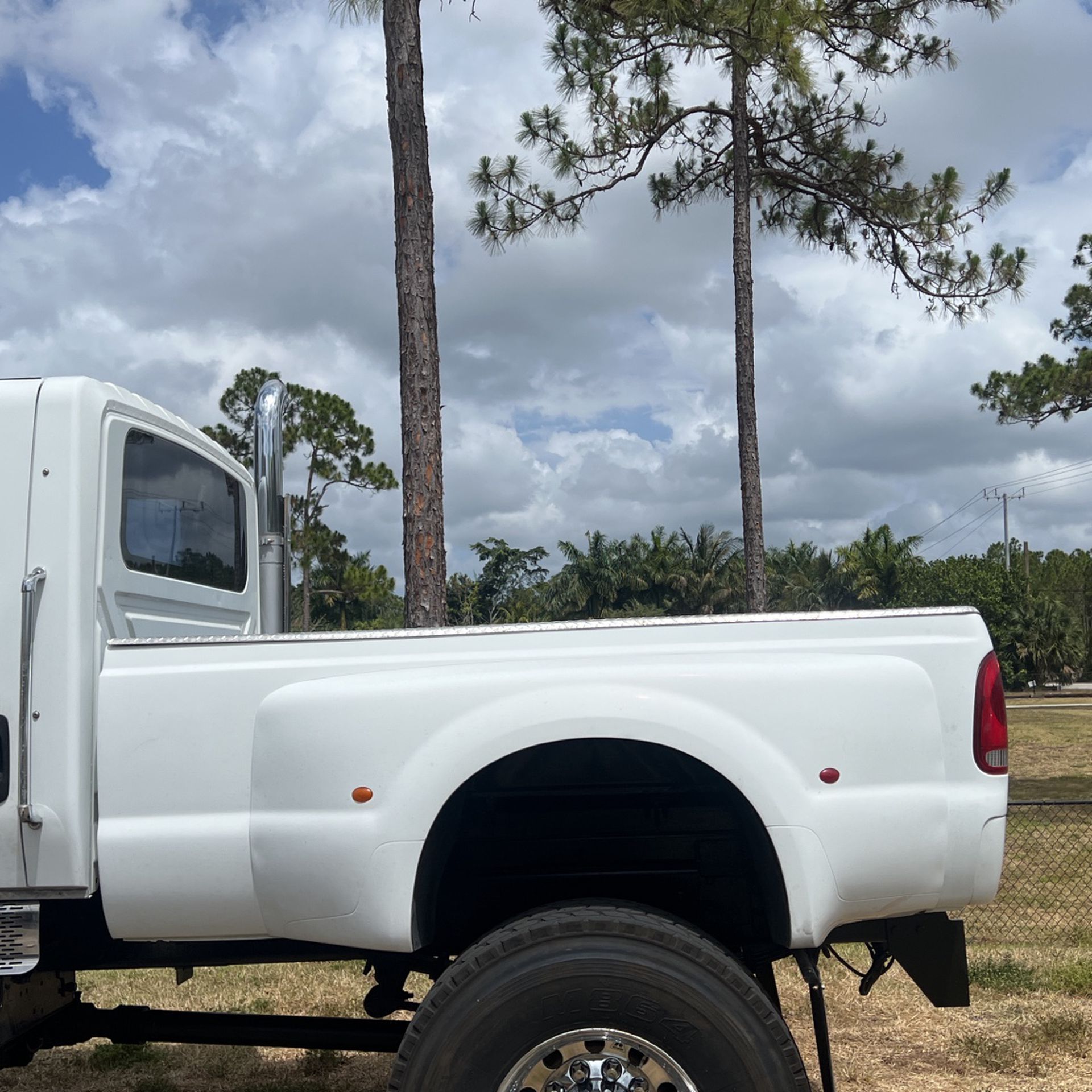 2005 F-350 Bed/tailgate
