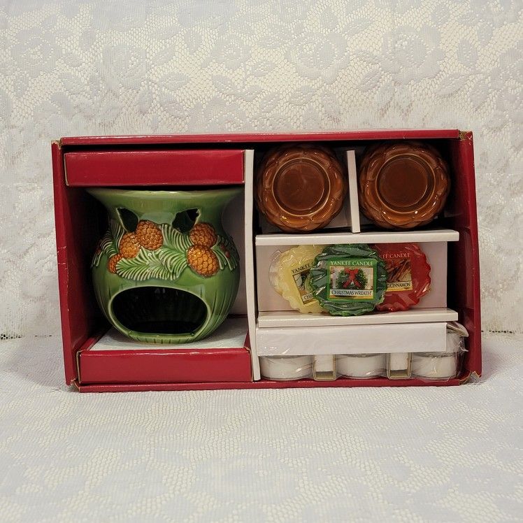 Pinecone Tart Burner Gift Set with YANKEE CANDLE TARTS Tealight Candle Holders