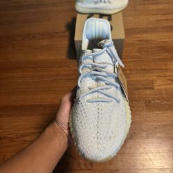 Adidas Yeezy Boost 350 V2 Size 9