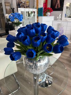 Adorno de tulipanes azules