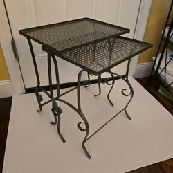 Set of 2 Wrought Iron Patio Nesting Tables 20" & 18" Refurbished