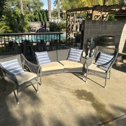 Outdoor loveseat / chairs