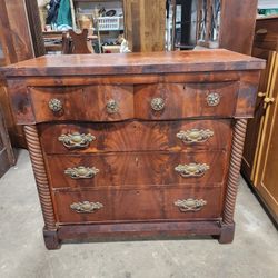 Antique Federal Style Chest of Drawers 