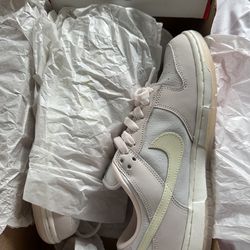 Women’s dunk low 9.5