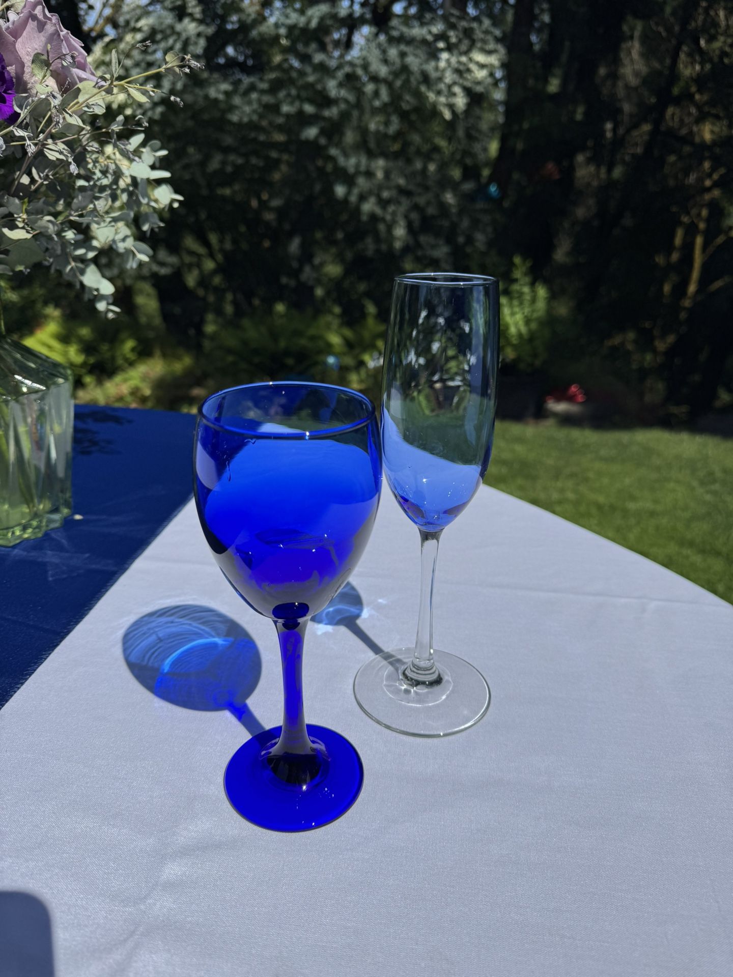 Blue Wine Glasses, Champagne Flutes and Table Runners