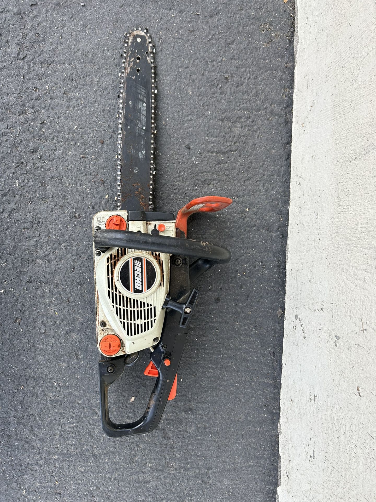 Chain Saw And Lead Blower 