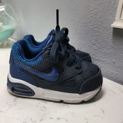 Nike Toddler Tennis Shoes Size 6c