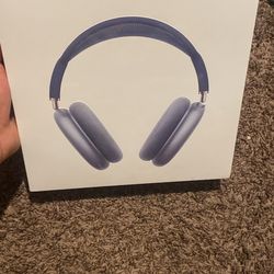 AirPod Maxs Blue 