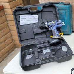 Hitachi Cordless Drill W/charger And 2 Batt