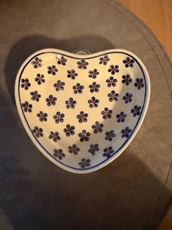 Boleslawiec Polish Pottery Blue Daisy Heart Shaped Candy Bowl With Built In Hook