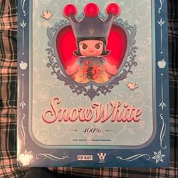 MEGA SNOW WHITE ROYAL MOLLY