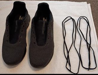 Sketchers Wide Fit Memory Foam  Size 11 