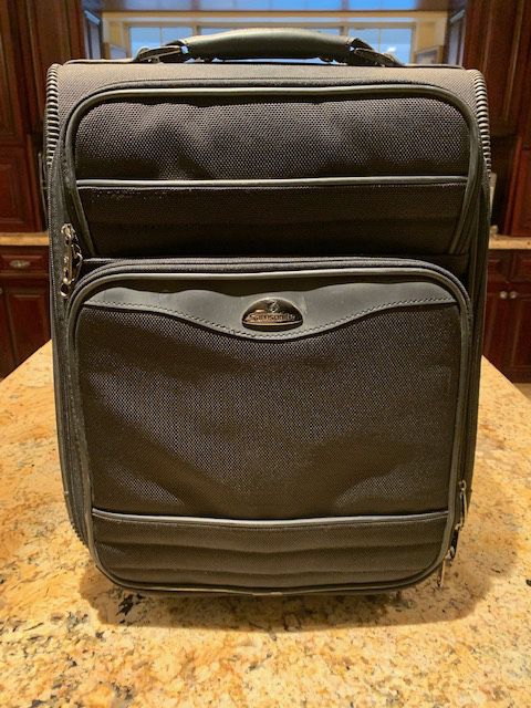 Samsonite black compact carry on for business files and laptop -new without tags