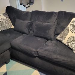 Sectional Couch With Pillows