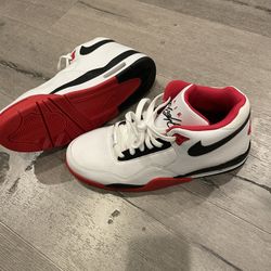 Men’s Nike Flight Legacy Size 10 (New)