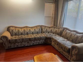 Couch (sectional)