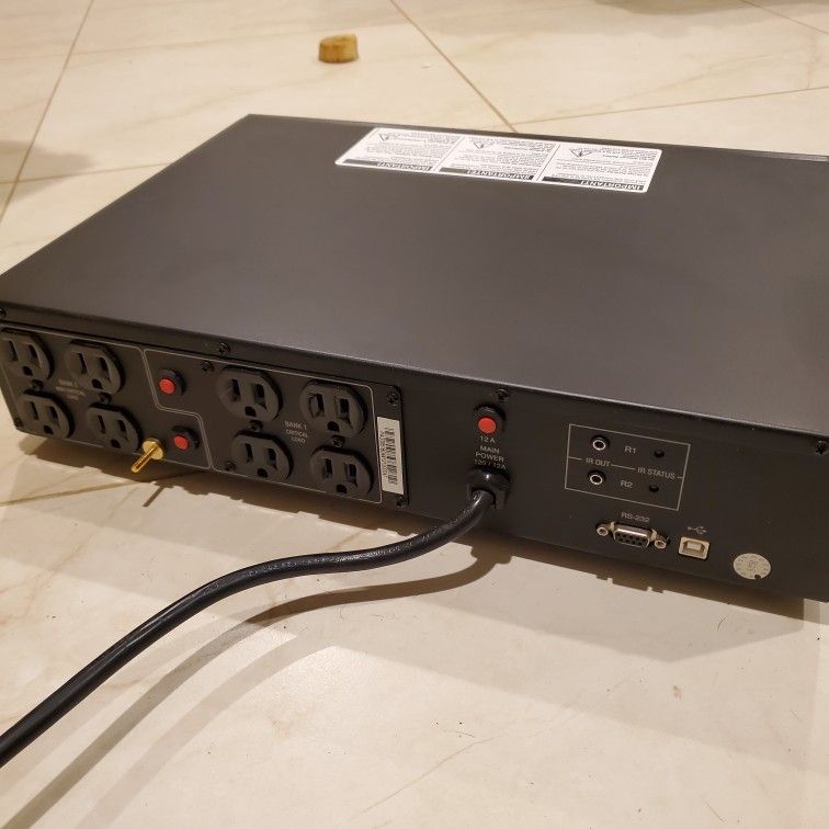 UPS Battery Backup Panamax MB1000
