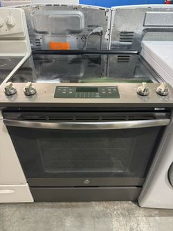 GE 30 Glass Top 4 burners 5.3-cu ft Freestanding Electric Range Stainless Steel 3 MONTH WARRANTY !!