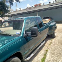 Chevy C3500 With A 5.3L On It...Clean Blue Title In Han