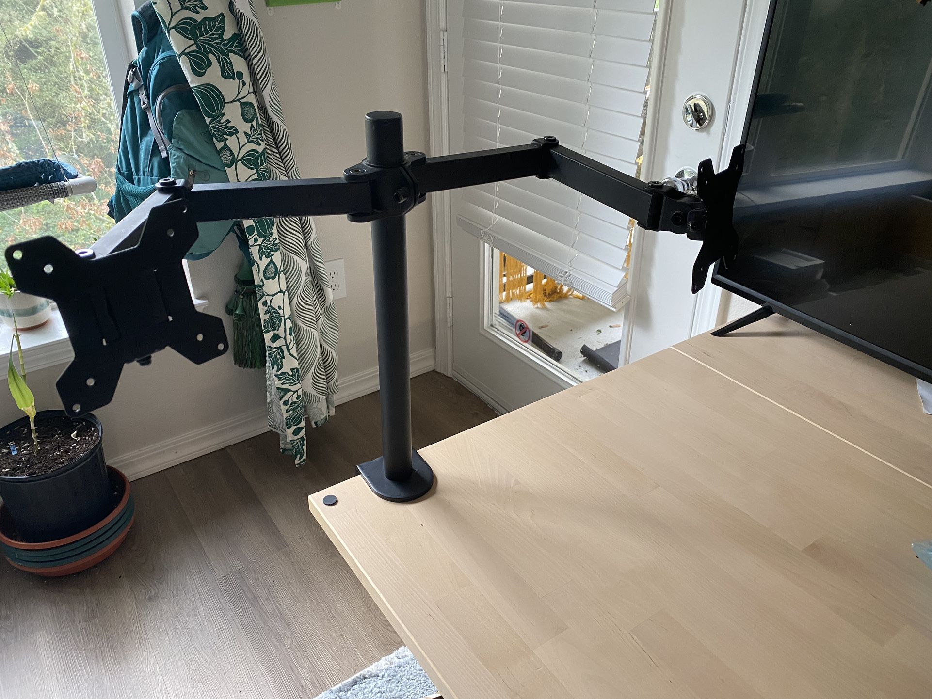Dual Screen Bracket