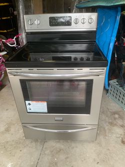 Used Frigidare stove