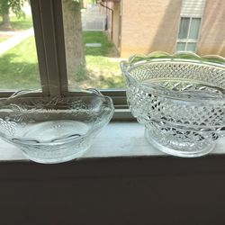 (2) Glass Bowls $10 NE Philly 19114 Still Available Please Don't Ask