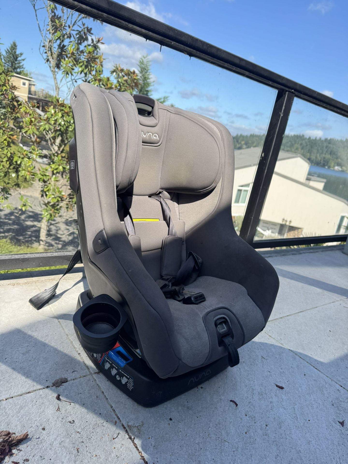 Nuna Rava Convertible Car Seat - Granite 2021 Edition