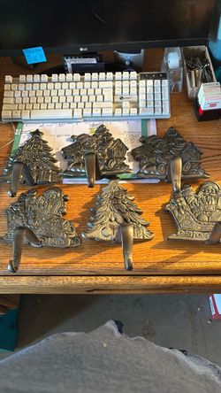 6 Christmas stocking holders