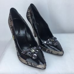La Perla Patent Leather And Lace Pumps With Removable Brooch