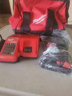 Milwaukee M18 Batteries Kit!!!