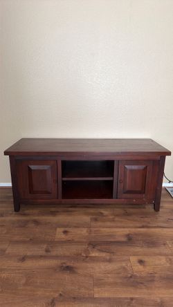 Wooden TV/Entertainment Stand