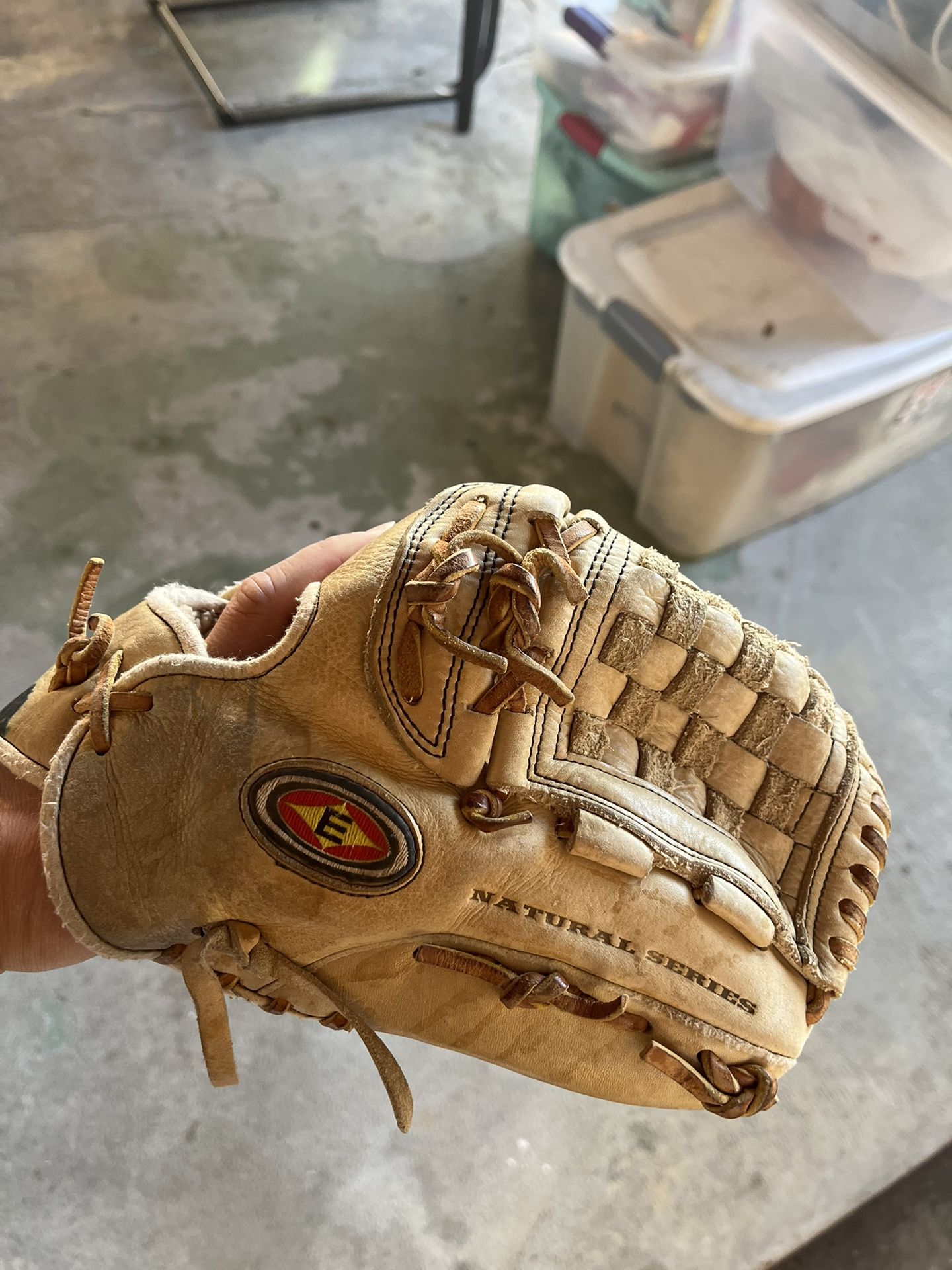 Baseball glove