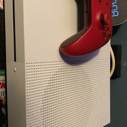 Xbox One s 1B With 2 Games And Controller (excellent Condition)