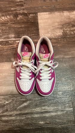 Nike Dunk Low Pink White Sneakers