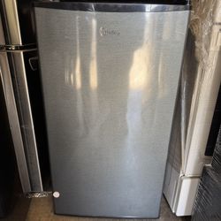 Mini Fridge BRAND NEW 