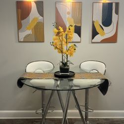 Bar Stools & Table 