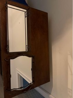 Mirrored trays