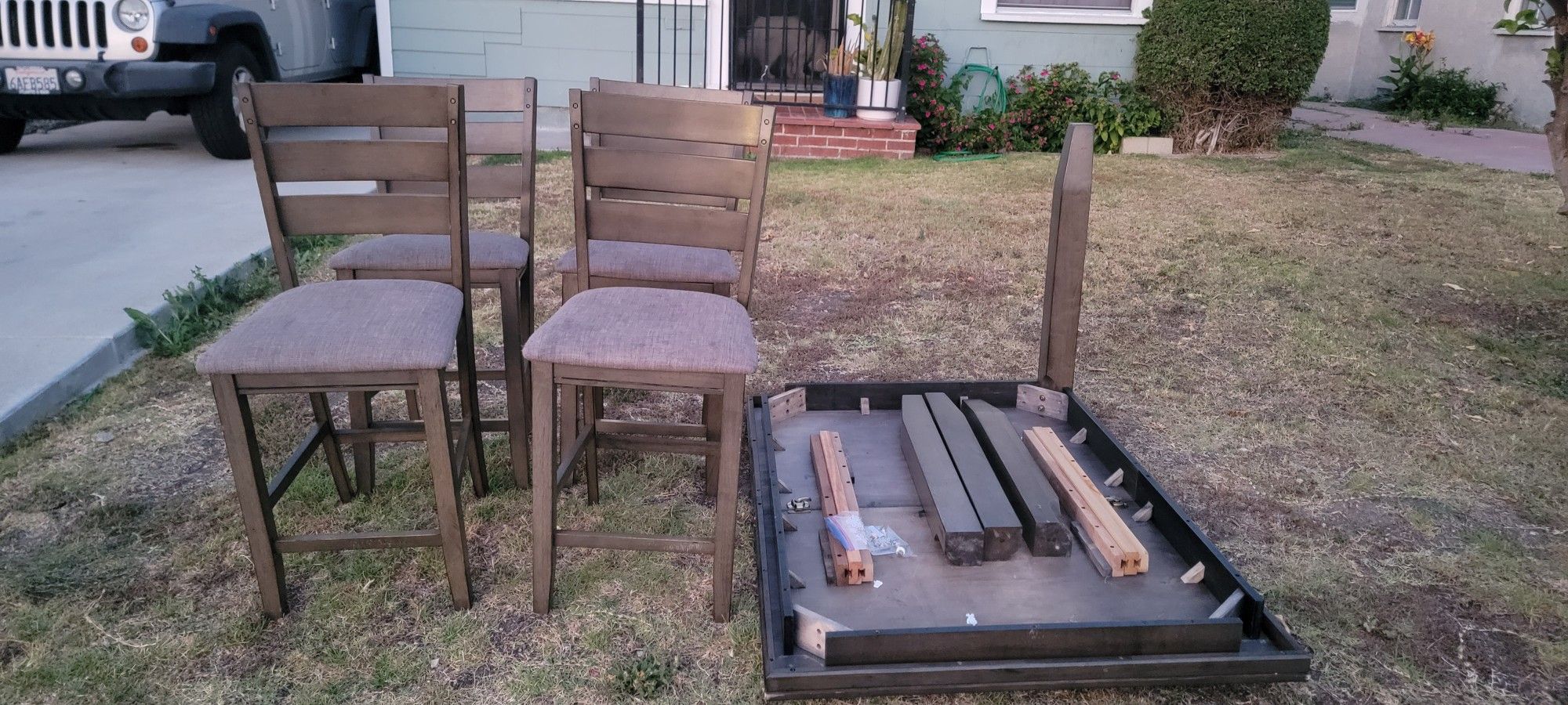 FREE TABLE