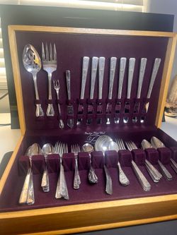 Vintage Prestige Plate Distinction Grille 52 Piece Silverware Set W/Case