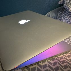 Macbook Pro (Retina, 15in)