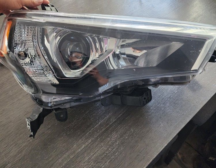 Toyota 4runner Headlight