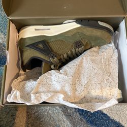 Olive Jordan 4s Vnds 