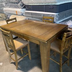 Dinning Table 4 Chairs 