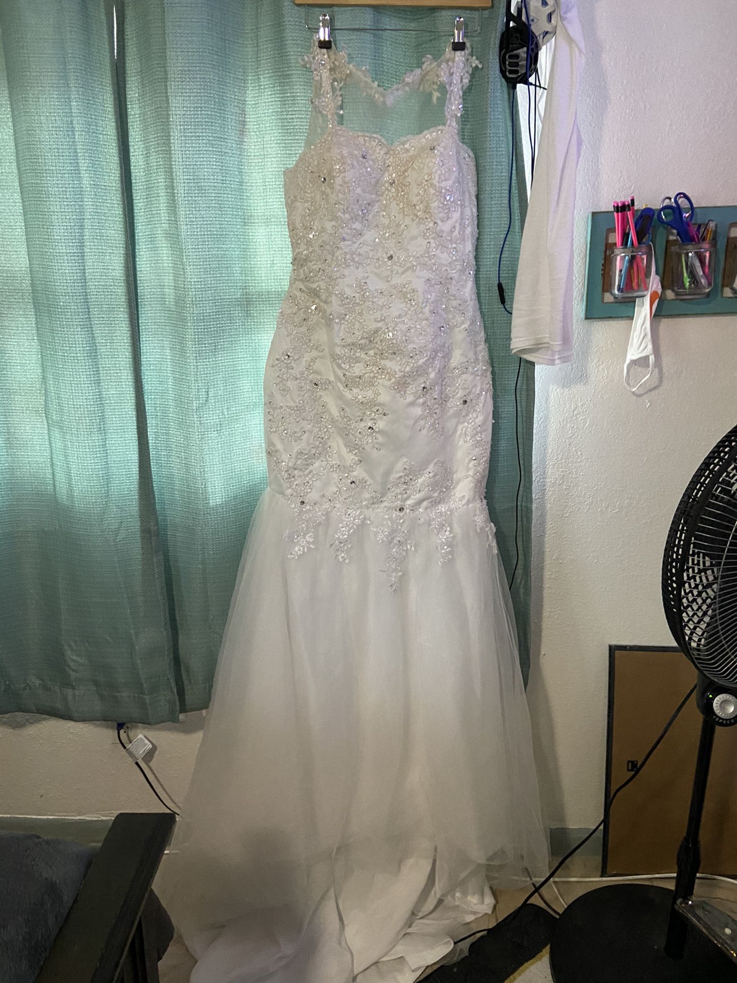 Wedding dress mermaid style size 13 $80 obo