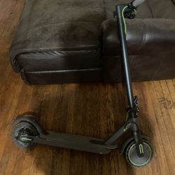 Roinside Electric Scooter 19 MPH (charger Included)