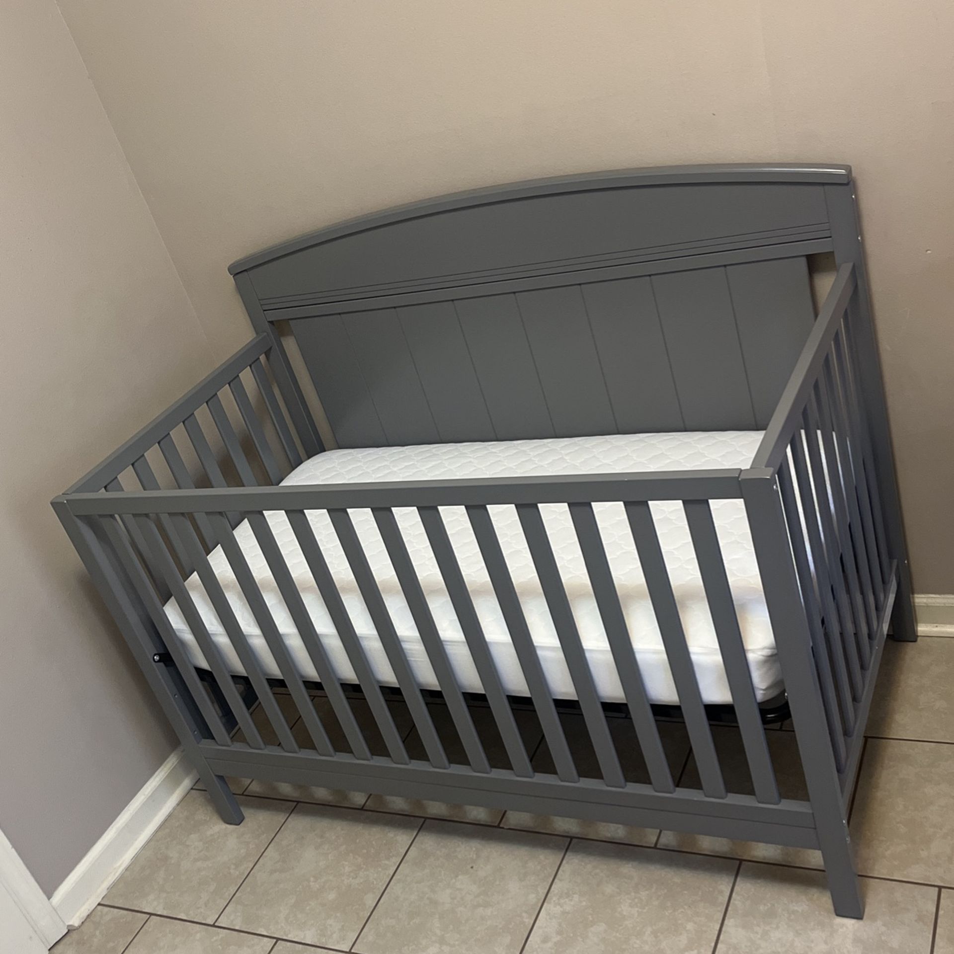 Delta Baby Crib W/ Mattress