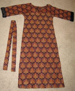 Costume dress with belt